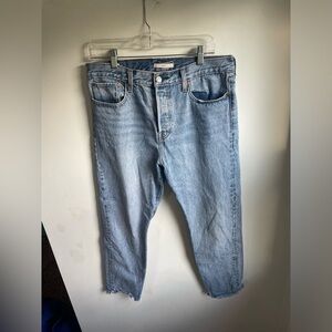 Levi Jeans Wedgie Straight Lightwash Distressed Hem Denim Casual Fall Women’s 31